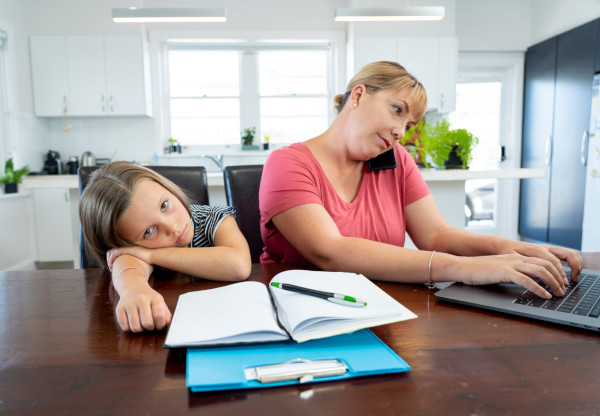3 avantages que les parents qui travaillent devraient exiger des employeurs